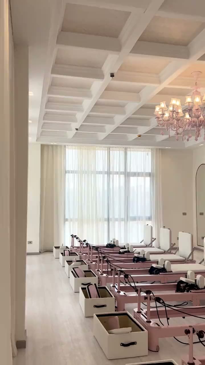 Soft light, warm neutrals